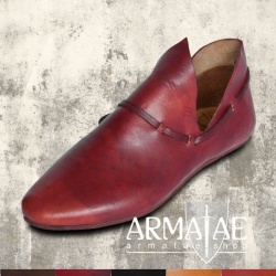MaĂźgefertigte Schuhe 11. Jhd.