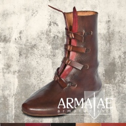 Maßgefertigte Stiefel 13. Jhd.
