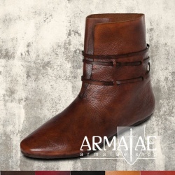 Maßgefertigte Stiefel 13. Jhd.