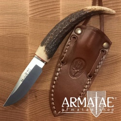 Muela Jagdmesser mit Hirschhorngriff und Lederscheide mit Halsband auf https://armatae.shop Muela Jagdmesser mit Hirschhorngriff und Lederscheide mit Halsband auf https://armatae.shop