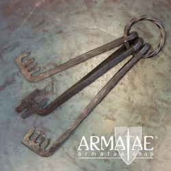 Schlüsselbund antik geschmiedet Art. ABMULF-CP-27 auf https://armatae.shop Schlüsselbund antik geschmiedet Art. ABMULF-CP-27 auf https://armatae.shop