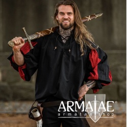 Landsknechthemd Albert in Schwarz Rot von Leonardo Carbone bei Armatae.shop
