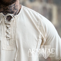 Weiches Bauernhemd Felix Natur 2018n mit Taschen von Leonardo Carbone bei Armatae.shop Weiches Bauernhemd Felix Natur 2018n mit Taschen von Leonardo Carbone bei Armatae.shop