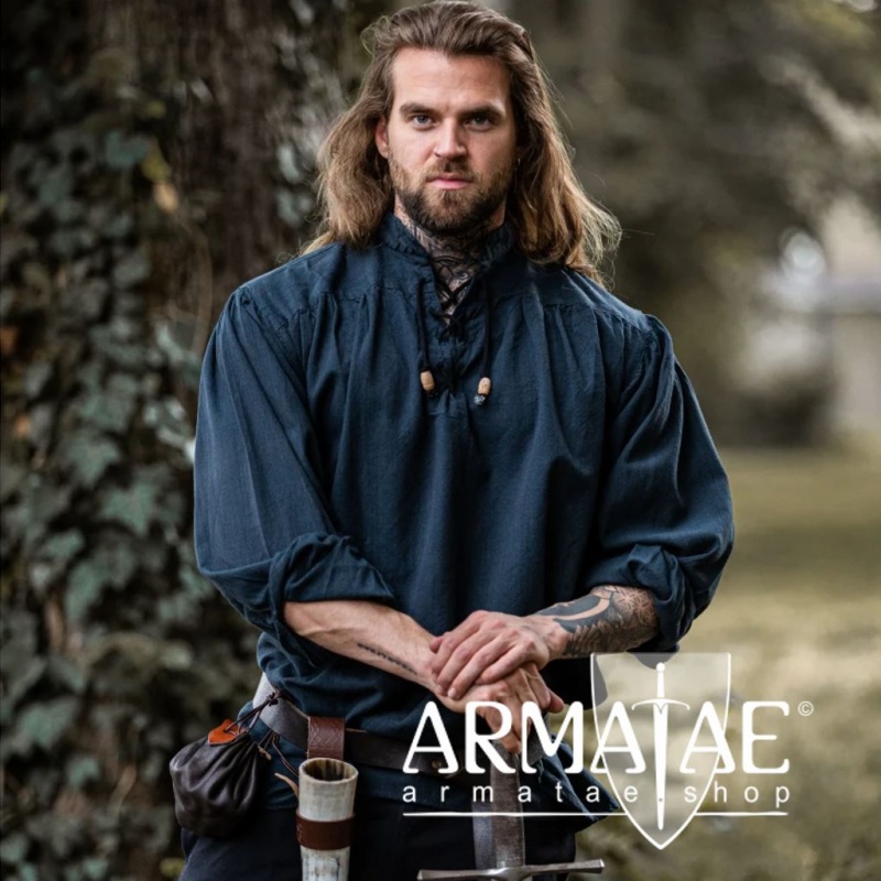 Meliertes Stehkragen-Schnuerhemd Blau von Leonardo Carbone bei Armatae.shop Meliertes Stehkragen-Schnuerhemd Blau von Leonardo Carbone bei Armatae.shop