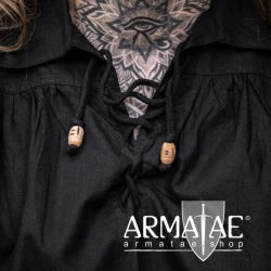 Meliertes Stehkragen Schnuerhemd Schwarz von Leonardo Carbone bei Armatae.shop Meliertes Stehkragen Schnuerhemd Schwarz von Leonardo Carbone bei Armatae.shop