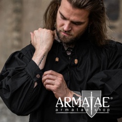 Meliertes Stehkragen Schnuerhemd Schwarz von Leonardo Carbone bei Armatae.shop Meliertes Stehkragen Schnuerhemd Schwarz von Leonardo Carbone bei Armatae.shop