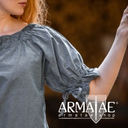 Leonardo Carbone Mittelalterbluse VERENA Taubenblau 2109hbl bei Armatae.shop Leonardo Carbone Mittelalterbluse VERENA Taubenblau 2109hbl bei Armatae.shop