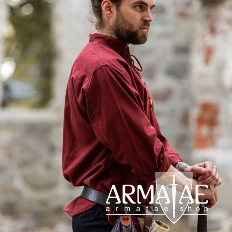 Leonardo Carbone Mittelalterhemd Ansbert Rot 2024r bei Armatae.shop Leonardo Carbone Mittelalterhemd Ansbert Rot 2024r bei Armatae.shop
