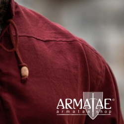 Leonardo Carbone Mittelalterhemd Ansbert Rot 2024r bei Armatae.shop Leonardo Carbone Mittelalterhemd Ansbert Rot 2024r bei Armatae.shop