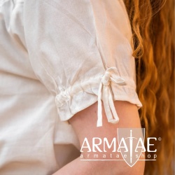 Leonardo Carbone Mittelalter Kurzarmbluse OTILIA Natur 2101n bei Armatae.shop Leonardo Carbone Mittelalter Kurzarmbluse OTILIA Natur 2101n bei Armatae.shop