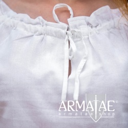Leonardo Carbone Mittelalter Kurzarmbluse OTILIA Weiß 2101w bei Armatae.shop Leonardo Carbone Mittelalter Kurzarmbluse OTILIA Weiß 2101w bei Armatae.shop