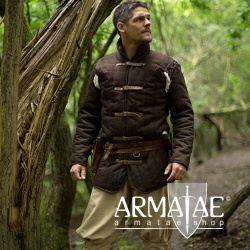 Epic Armoury Gambeson Warrior Desert Beige von Iron Fortress mit abnehmbaren Ärmeln