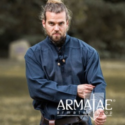 Leonardo Carbone bei Armatae.shop Mittelalter Hemd Ansbert Blau 2024bl Leonardo Carbone bei Armatae.shop Mittelalter Hemd Ansbert Blau 2024bl