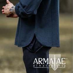 Leonardo Carbone bei Armatae.shop Mittelalter Hemd Ansbert Blau 2024bl Leonardo Carbone bei Armatae.shop Mittelalter Hemd Ansbert Blau 2024bl