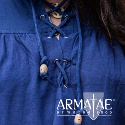 Mittelalterhemd Adrian mit Oesen Blau 2022bl von Leonardo Carbone bei Armatae.shop Mittelalterhemd Adrian mit Oesen Blau 2022bl von Leonardo Carbone bei Armatae.shop