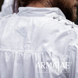 Mittelalterhemd mit Oesen Adrian Weiß 2022w von Leonardo Carbone bei Armatae.shop Mittelalterhemd mit Oesen Adrian Weiß 2022w von Leonardo Carbone bei Armatae.shop