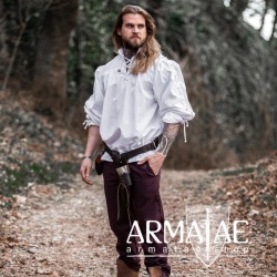 Mittelalterhemd mit Oesen Adrian Weiß 2022w von Leonardo Carbone bei Armatae.shop Mittelalterhemd mit Oesen Adrian Weiß 2022w von Leonardo Carbone bei Armatae.shop