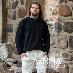 Weiches Bauernhemd Felix Schwarz 2018s mit Taschen von Leonardo Carbone bei Armatae.shop Weiches Bauernhemd Felix Schwarz 2018s mit Taschen von Leonardo Carbone bei Armatae.shop