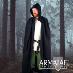 Großer Umhang mit Kapuze in 7 verschiedenen Farben auf https://armatae.shop Großer Umhang mit Kapuze in 7 verschiedenen Farben auf https://armatae.shop