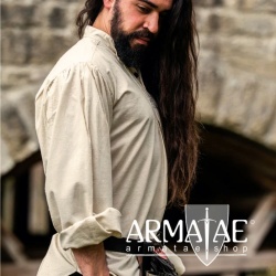 Leonardo Carbone Biesenhemd Oswald in Farbe Natur auf https://armatae.shop Leonardo Carbone Biesenhemd Oswald in Farbe Natur auf https://armatae.shop