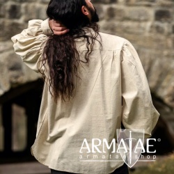 Leonardo Carbone Biesenhemd Oswald in Farbe Natur auf https://armatae.shop Leonardo Carbone Biesenhemd Oswald in Farbe Natur auf https://armatae.shop