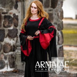 Leonardo Carbone Kapuzenkleid Isolde 4905 auf https://armatae.shop Leonardo Carbone Kapuzenkleid Isolde 4905 auf https://armatae.shop