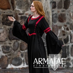 Leonardo Carbone Kapuzenkleid Isolde 4905 auf https://armatae.shop Leonardo Carbone Kapuzenkleid Isolde 4905 auf https://armatae.shop
