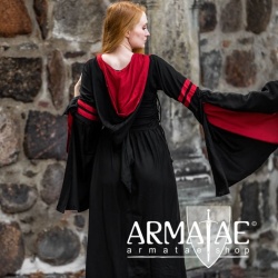 Leonardo Carbone Kapuzenkleid Isolde 4905 auf https://armatae.shop Leonardo Carbone Kapuzenkleid Isolde 4905 auf https://armatae.shop