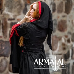 Leonardo Carbone Kapuzenkleid Isolde 4905 auf https://armatae.shop Leonardo Carbone Kapuzenkleid Isolde 4905 auf https://armatae.shop