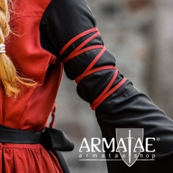 Leonardo Carbone Edles Mittelalterkleid Dorell Rot / Schwarz bei https://armatae.shop Leonardo Carbone Edles Mittelalterkleid Dorell Rot / Schwarz bei https://armatae.shop