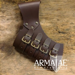 Schwerthalter aus Leder mit 4 Schnallen auf https://armatae.shop