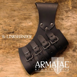 Schwerthalter aus Leder mit 4 Schnallen auf https://armatae.shop