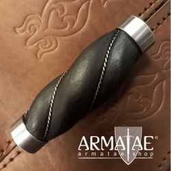 Alotrium Griff für Rapier, Degen, Dolch aus Holz mit Stahlzwingen auf https://armatae.shop