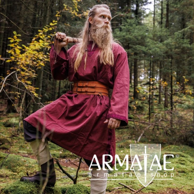 Armatae.shop Tunika Halvor Rot ALC-2084r von Leonardo Carbone Armatae.shop Tunika Halvor Rot ALC-2084r von Leonardo Carbone
