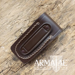 Lederetui für Taschenmesser mit max. 10 cm Grifflänge bei https://armatae.shop Lederetui für Taschenmesser mit max. 10 cm Grifflänge bei https://armatae.shop