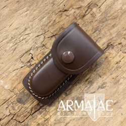 Lederetui für Taschenmesser mit max. 10 cm Grifflänge bei https://armatae.shop