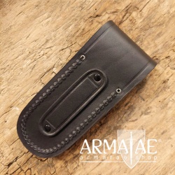Lederetui für Taschenmesser mit max. 14 cm Grifflänge bei https://armatae.shop Lederetui für Taschenmesser mit max. 14 cm Grifflänge bei https://armatae.shop