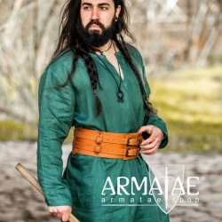 Wikinger Tunika Halvar aus 100 % Leinen in Farbe Grün auf https://armatae.shop