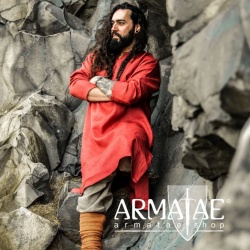 Wikinger Tunika Halvar aus 100 % Leinen in Farbe Rot auf https://armatae.shop Wikinger Tunika Halvar aus 100 % Leinen in Farbe Rot auf https://armatae.shop