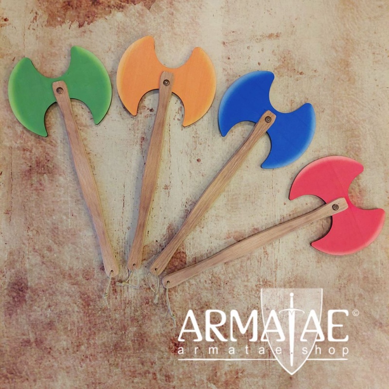 Kinder Doppelaxt aus Holz auf https://armatae.shop Kinder Doppelaxt aus Holz auf https://armatae.shop