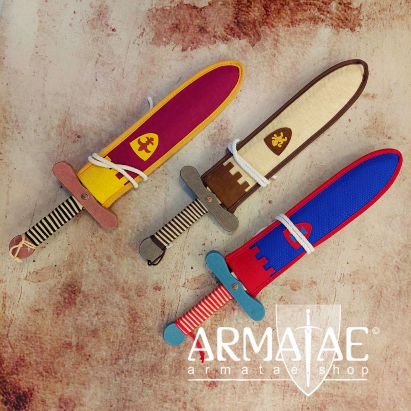 Holzschwert mit Textil Scheide und Kordel auf https://armatae.shop Holzschwert mit Textil Scheide und Kordel auf https://armatae.shop