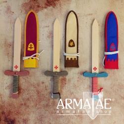 Holzschwert mit Textil Scheide und Kordel auf https://armatae.shop Holzschwert mit Textil Scheide und Kordel auf https://armatae.shop