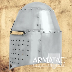 Großer Topfhelm, hochmittelalterlicher Ritterhelm für Reenactment auf https://armatae.shop Großer Topfhelm, hochmittelalterlicher Ritterhelm für Reenactment auf https://armatae.shop