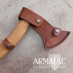 Wikinger Franziska Wurfaxt AH327NF mit Lederscheide auf https://armatae.shop Wikinger Franziska Wurfaxt AH327NF mit Lederscheide auf https://armatae.shop