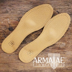 Leder-Einlegesohle mit stützender Mittelfußpelotte auf https://armatae.shop