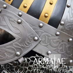 Wikinger Brillenhelm, Spangenhelm mit Brünne auf https://armatae.shop Wikinger Brillenhelm, Spangenhelm mit Brünne auf https://armatae.shop