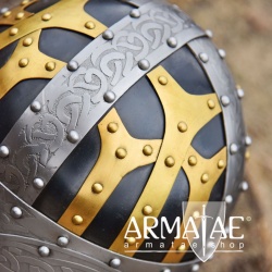 Wikinger Brillenhelm, Spangenhelm mit Brünne auf https://armatae.shop Wikinger Brillenhelm, Spangenhelm mit Brünne auf https://armatae.shop