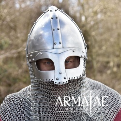 Schaukampftauglicher, vendelzeitlicher Spangenhelm mit Kettenbrünne von Ulfberth auf https://armatae.shop Schaukampftauglicher, vendelzeitlicher Spangenhelm mit Kettenbrünne von Ulfberth auf https://armatae.shop