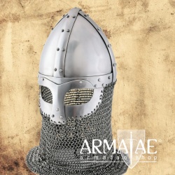 Schaukampftauglicher, vendelzeitlicher Spangenhelm mit Kettenbrünne von Ulfberth auf https://armatae.shop