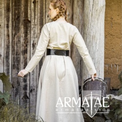 Schlichtes Unterkleid "Scarlet" Hanffarben 4839 von Leonardo Carbone auf https://armatae.shop Schlichtes Unterkleid "Scarlet" Hanffarben 4839 von Leonardo Carbone auf https://armatae.shop